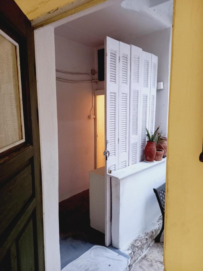 Στην Αυλή Της Ράχης Apartment Kalamata Exterior foto