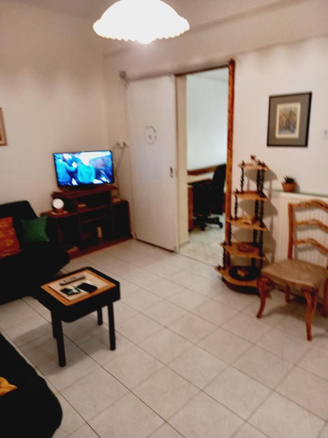 Στην Αυλή Της Ράχης Apartment Kalamata Exterior foto